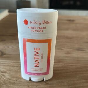 Native Deodorant Fresh Peach Cupcake scent NEW 2.65 OZ